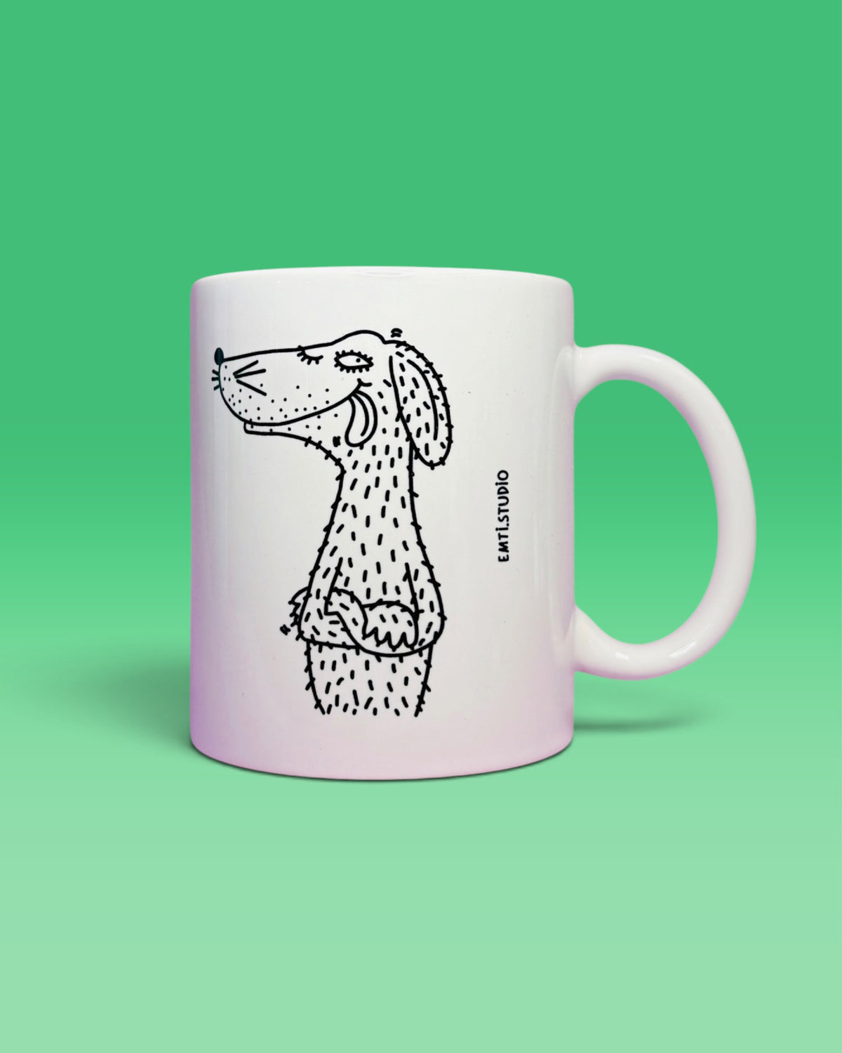 Weisse Tasse mit einem gezeichneten Hund mit langer Schnauze